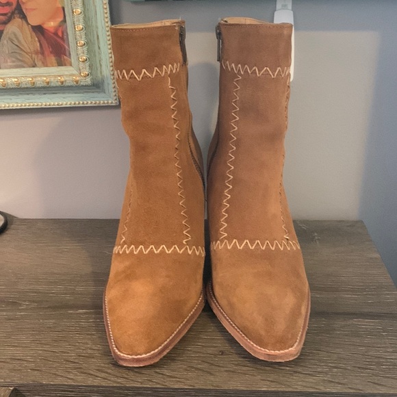 Spell - Picture 2 of 8